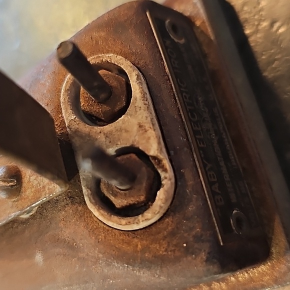 Vintage International Electric Company "Baby" Electric Iron - Picture 7 of 7